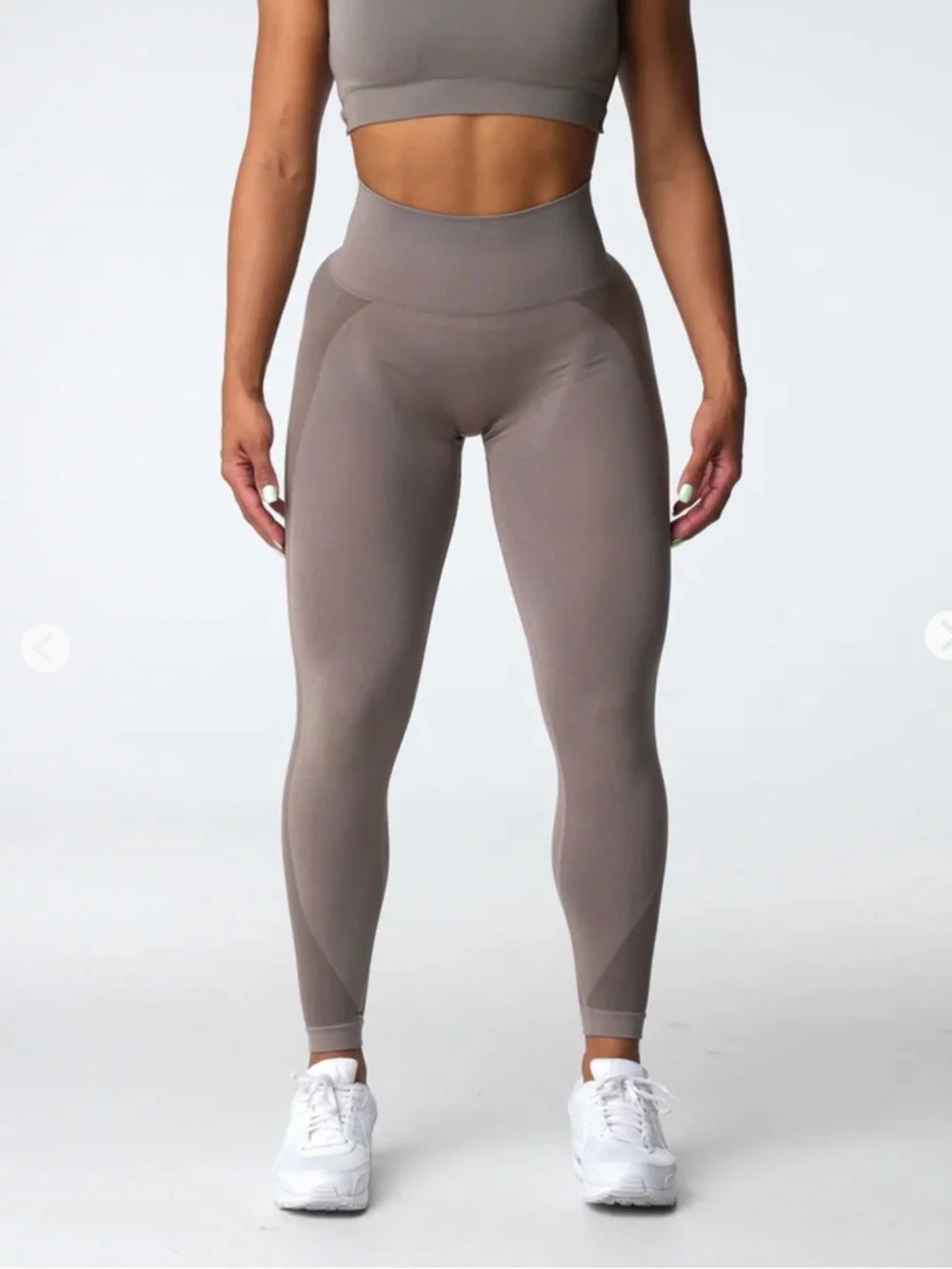 NVGTN - Contour 2.0 Seamless Leggings - Picture 3 of 9